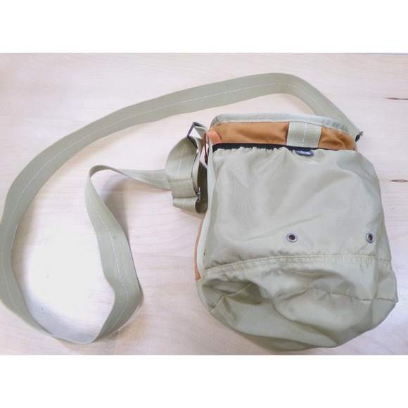 The North Face Lightweight Chalk Sports Climbing Bag Shoulder Bag - Picture 2 of 9